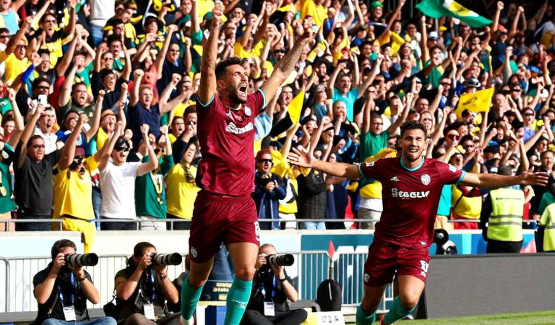 The Transfer Window's Hidden Ledger: Blockchain, Fan Tokens and Football's New Economy The Transfer Window's Hidden Ledger: Blockchain, Fan Tokens and Football's New Economy